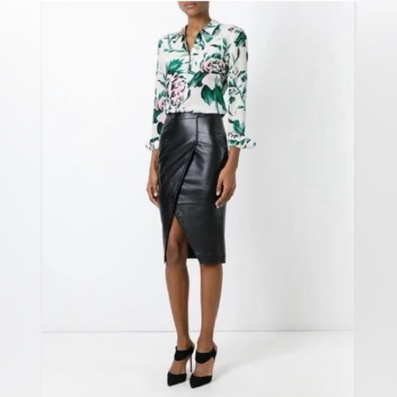 Burberry Tops - Burberry- SZ 6 Floral bBlouse- *Flaw*